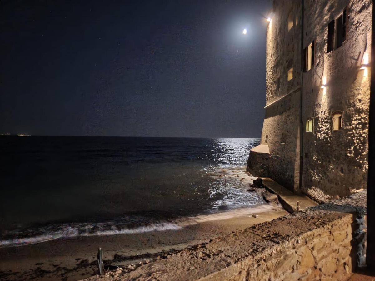 Torre Mozza - Dimora D' Epoca Hotel ฟอลลอนนีกา ภายนอก รูปภาพ