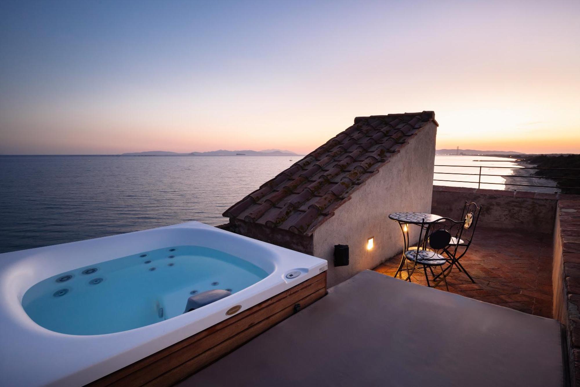Torre Mozza - Dimora D' Epoca Hotel ฟอลลอนนีกา ภายนอก รูปภาพ